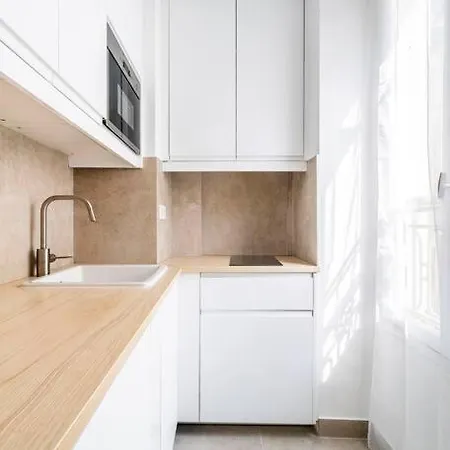 Apartment Au Centre De - Musee Grevin Paris
